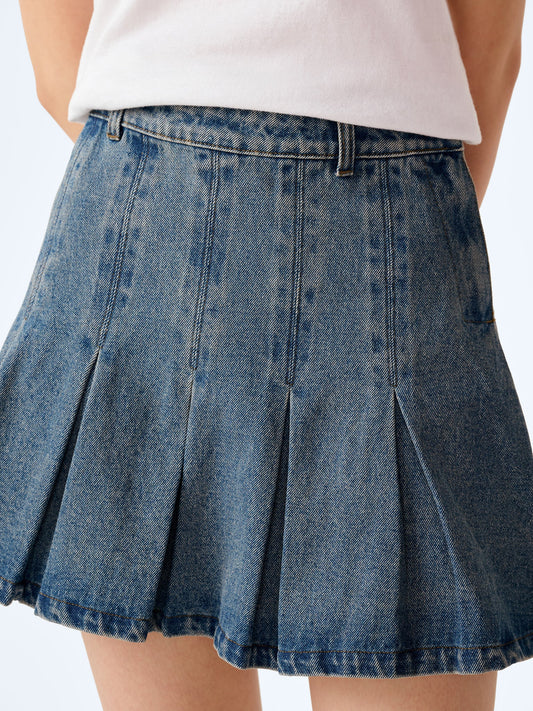Echo Skirt in Light Wash